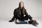 Model wearing Annalise women&