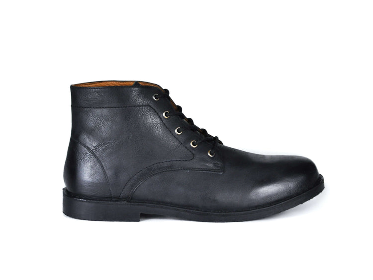 The Grover: Black leather desert boots with 5 eyelets for a modern twist on a classic design.