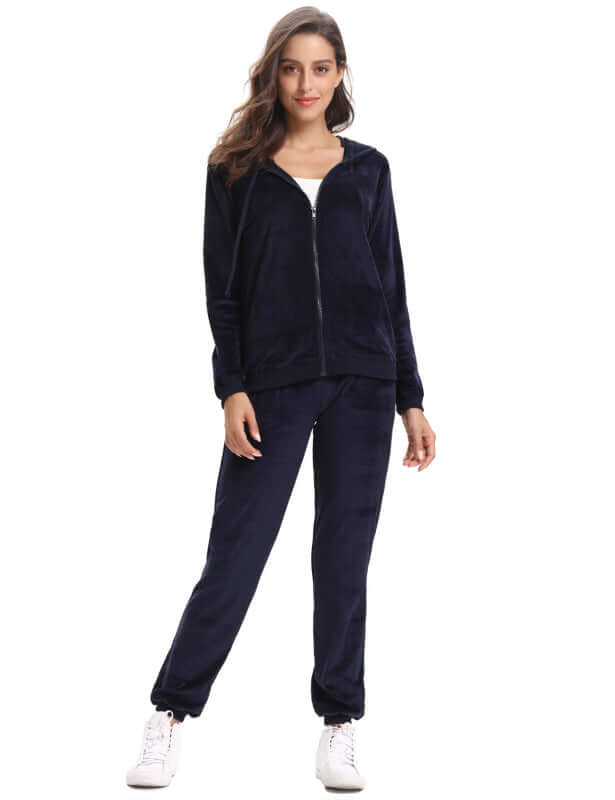 Women's cozy knit two-piece set in navy, perfect for autumn-winter leisure wear, featuring long sleeves and a comfortable fit.