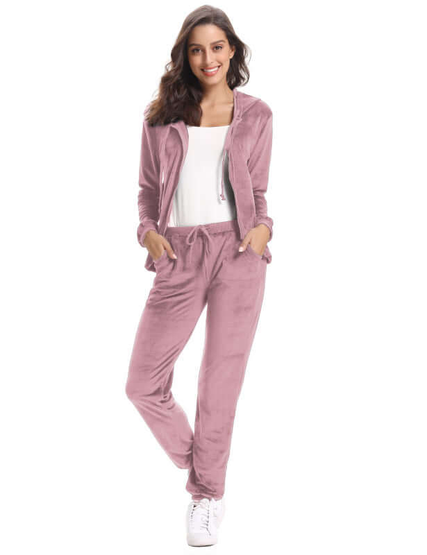 Women's cozy knit two-piece set in soft pink, perfect for autumn-winter leisure wear.